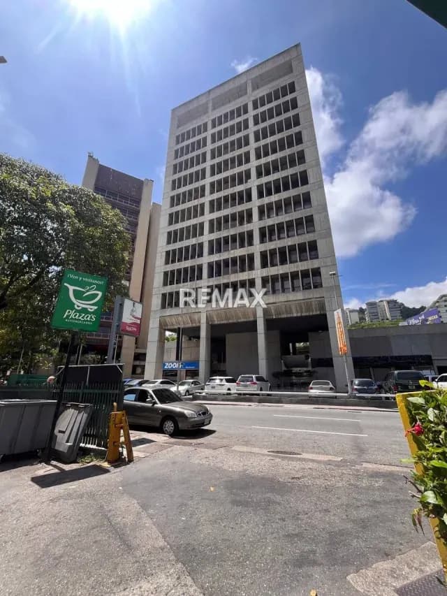 ALQUILER DE OFICINA EN LA TORRE EL TORREÓN EN LAS MERCEDES