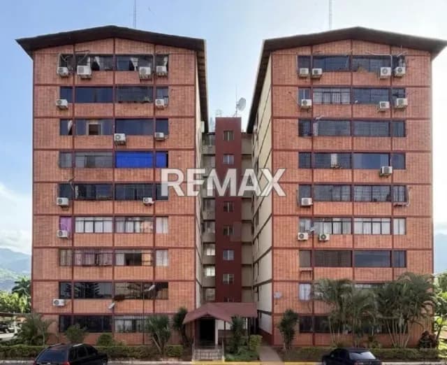 En venta Apartamento en Residencias Don Luis etapa nueva Avenida Principal las Vegas de Tariba,