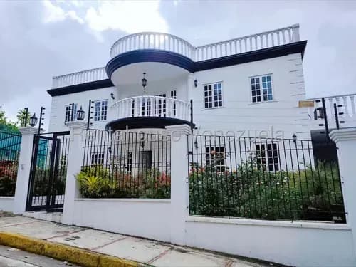 Carla Gonzalez Casa En Venta En Lomas De La Lagunita Mls #26-1832 Mb