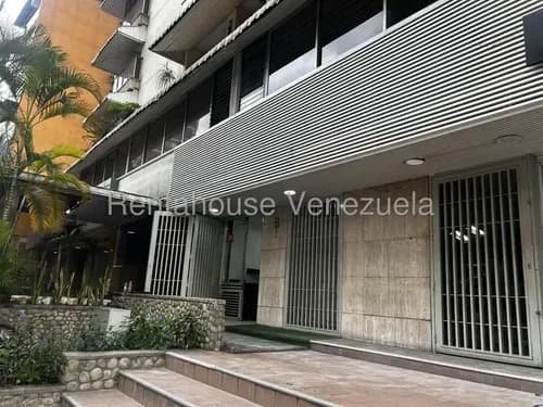 Local En Alquiler Los Palos Grandes De 12 M2 A Pie De Calle #26-5188