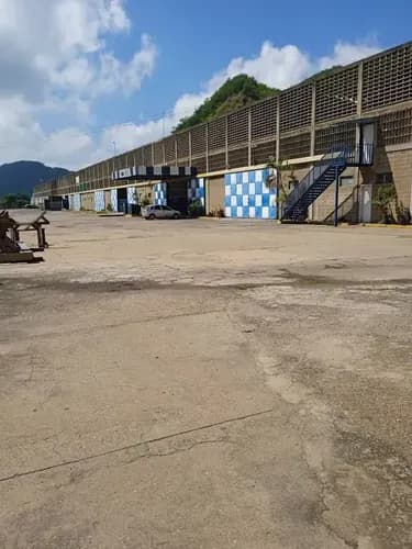 En Alquiler Galpón Barcelona Anzoátegui 1050 M2 Ubicación: Sector Santo Domingo .solo Clientes . Lt