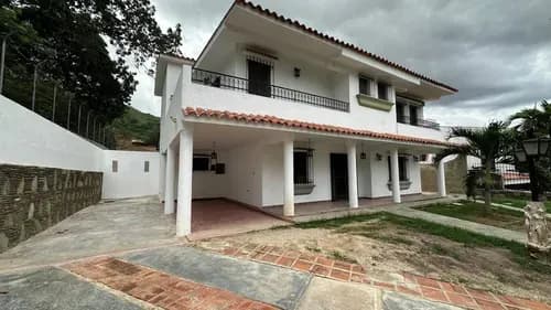 Casa En Venta Urb La Viña Valencia Venezuela 725 Mts2. F. R