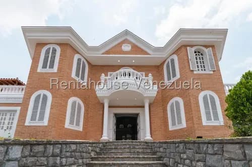 Fabulosa Quinta En Alquiler En Los Naranjos Del Cafetal 25-20544 Dmh