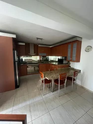 Apartamento En Alquiler Tipo Estudio En La Urbanización El Hipódromo Maracay 50 Mt2 1h 1b 1p