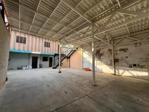 Hu Clientes ¡oportunidad En La Candelaria! Mini Galpón 240m2 Con Oficina, Anexo Y Terraza. Ideal Para Taller, Depósito O Distribución. $16.500 Negociable. ¡ubicación Estratégica Para Tu Negocio!