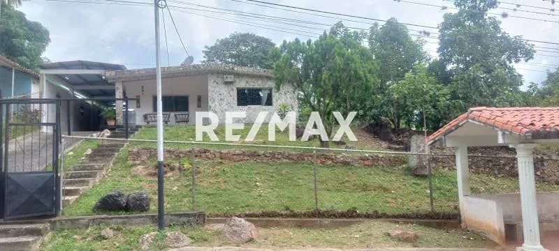 Casa con Terreo de 700 Mts2 en el Baño de Motatán
