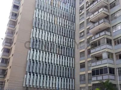 SE ALQUILA COMODA Y CONFORTABLE HABITACION