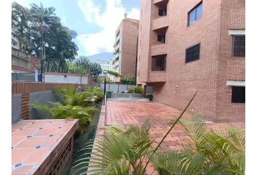 Venta De Apartamento En Campo Alegre -con Pozo, Piso Bajo-