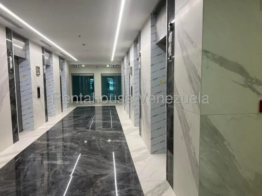 Comercial (Oficina) en Alquiler en Campo Alegre, Distrito Metropolitano