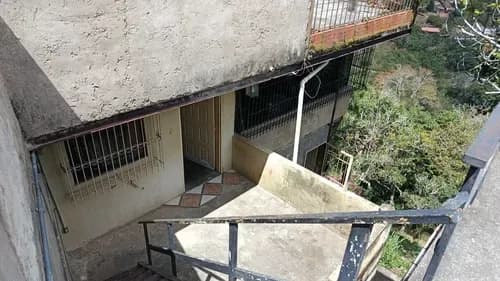 Chalet Entre Las Montañas Con Vista Impresionante Y Ambiente Sereno