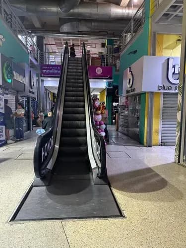 Jhonny Vende Local Comercial 9 M2 C.c. Free Market Valencia Nivel Mezzanina Inversión Rentable Dt