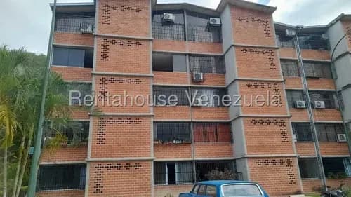 Aparatamento En Venta Parte Alta Nueva Casarapa Sector La Colina 26-21315. Jt