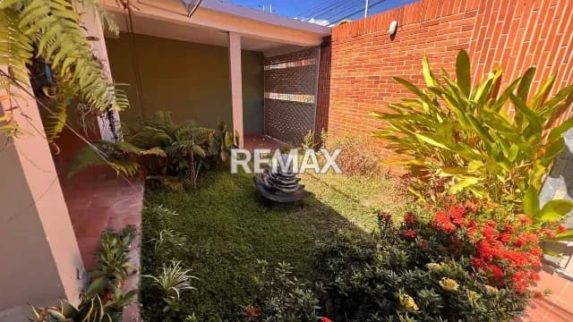 En Venta amplia Casa ubicada en calle cerrada en la Urb San Pablo en Turmero.