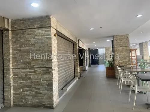 Te Ofrecemos En Alquiler Local Comercial En Excelente Ubicación En Centro Comercial De Alto Target Y Tráfico De Personas En Naguanagua