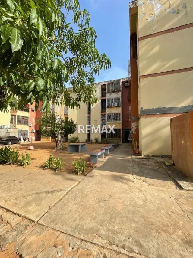 VENDO APARATAMENTO EN RESIDENCIAS EL VARILLAL