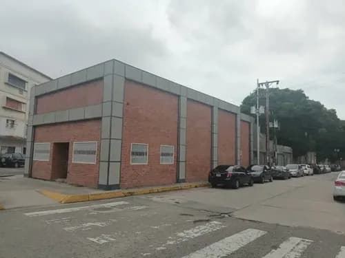 Local Comercial 1280m² Av. Bolívar Norte - Las Acacias. Tp