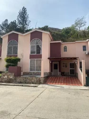 Apartoquinta En Lomas Del Rocío, La Entrada Naguanagua Edo. Carabobo. Yc