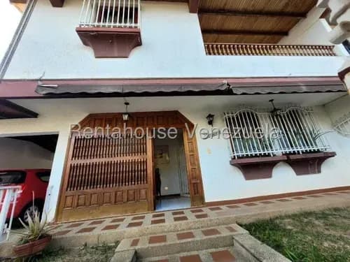 Tg Casa En Venta En Macaracuay, De 294 Mt2 En Calle Privada 26-15578
