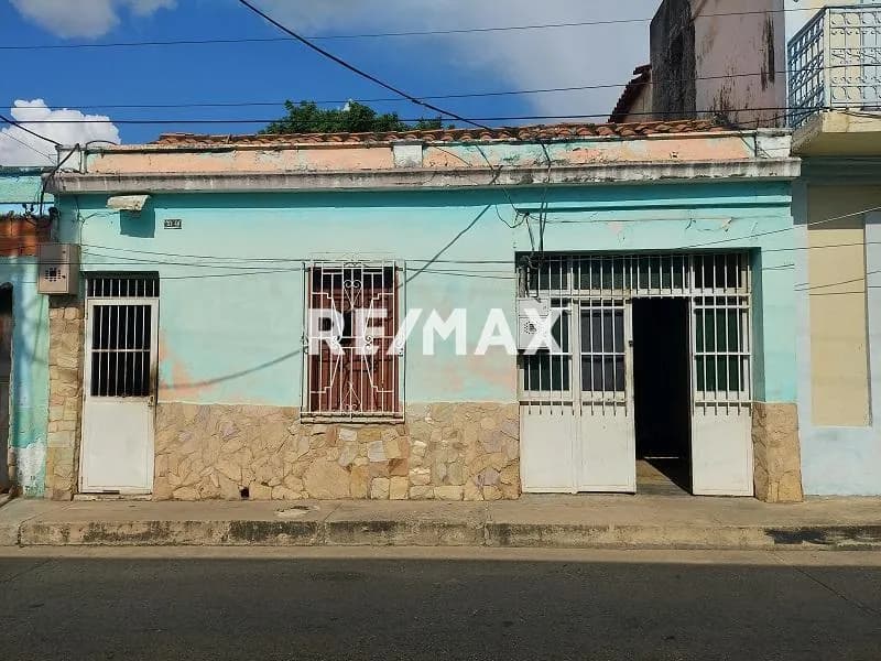 En Venta Terreno Av. Farriar, Centro Valencia
