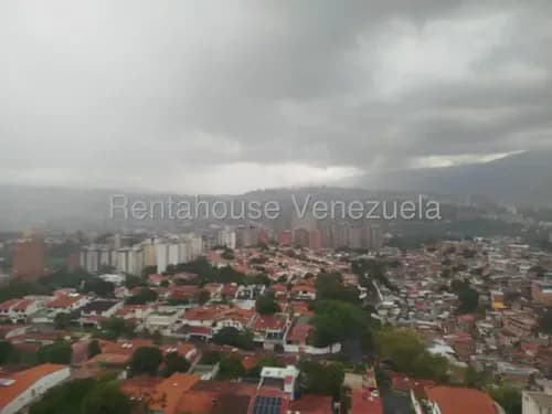 (cliente Directo) Venta 26-19145 Amplio Apartamento De 96 Metros En El Este De La Ciudad Con 3 Habitaciones, 2 Baños, 2 Puestos De Estacionamiento Techados Y Maletero.