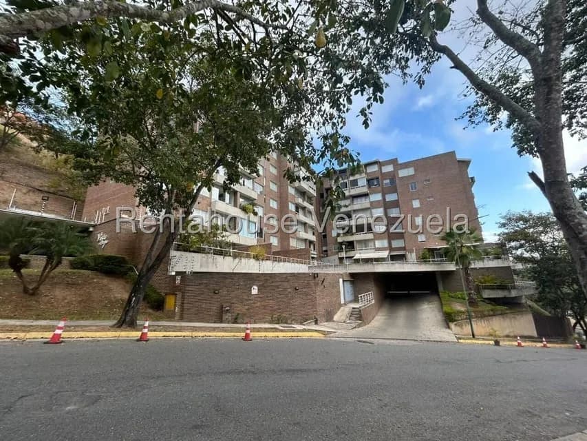 Apartamento (1 Nivel) en Alquiler en Lomas del Sol, Distrito Metropolitano