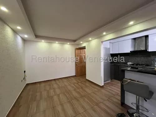 Excelente Y Bello Apartamento En Alquiler En Avenida Intercomunal Turmero Maracay Excelente Condominio Y Ubicación Estratégica Moderno Agua Seguridad Nela 26-19197