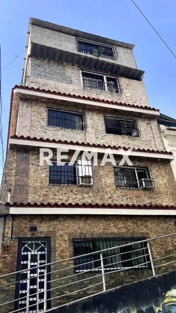 Se vende Hermosa casa de 243 m2 ubicada en la parroquia Altagracia
