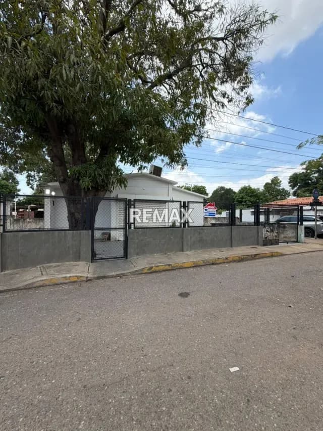 Casa comercial en Venta Sector La Portuaria