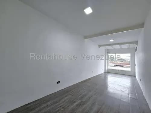 Roselys Ortiz Trae Para Ti, Mls #26-18204 Local Con Vista Panorámica Hacia Vía Pública En La Exclusiva Y Nueva Zona Comercial Del Este De La Ciudad De Barquisimeto; Nueva Segovia.