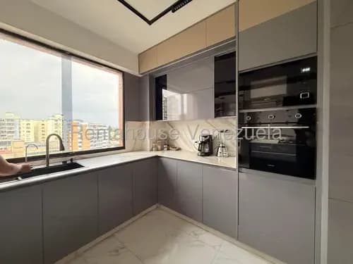 Bray Montoya Alquila Espectacular Apartamento Lujoso Amoblado En Exclusiva Zona Del Este De Barquisimeto En Optimas Condiciones 2#6#1#3#7#4#8.