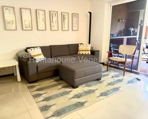 Townhouse En Venta Urb. La Union, Caracas Yf 25-20816