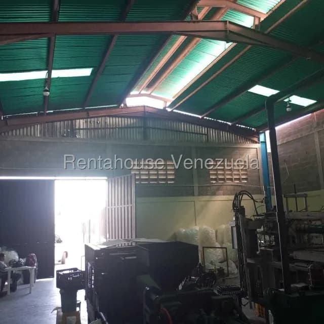Comercial (Galpon - Deposito) en Venta en Zona Industrial 2, Lara