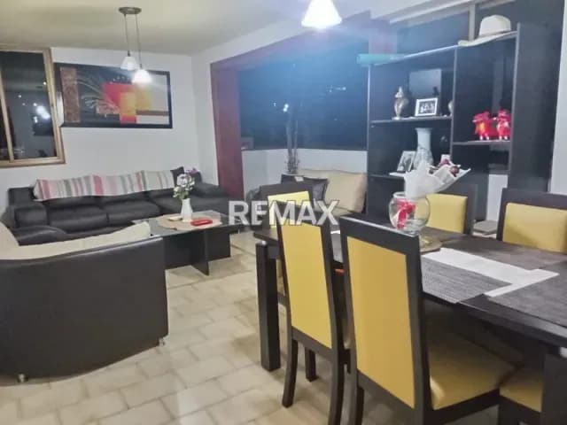 En VENTA Apartamento Alta Gama en el Edificio FIORELLA