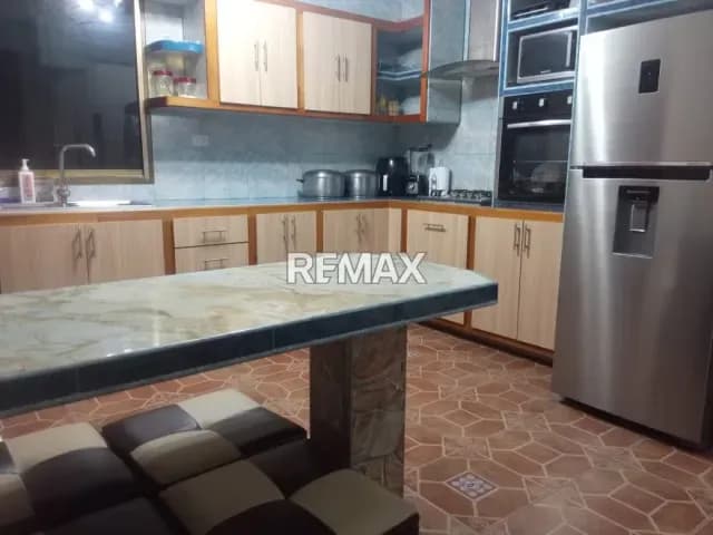 En VENTA Apartamento Alta Gama en el Edificio FIORELLA