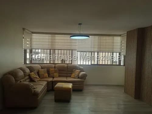 Apartamento Parcialmente Amoblado En Alquiler - Urb. La Florida