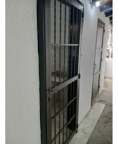Anexo En Alquiler En Carrizal. José Manuel Álvarez. Monoambiente.