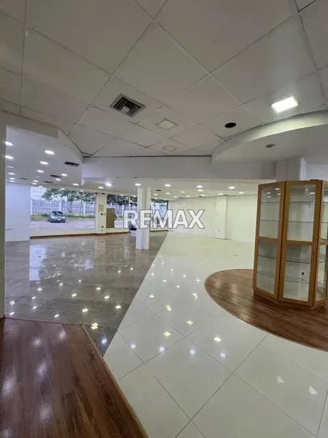 SE ALQUILA LOCAL COMERCIAL EN PARAMILLO