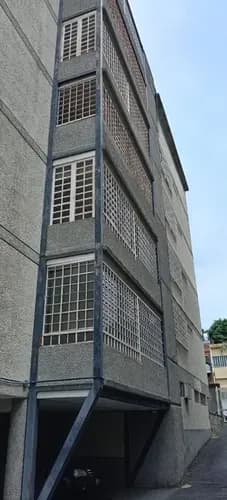 Edificio En Venta Ideal Para El Area De La Salud. San Bernardino. Con 5 Pisos. Mafer