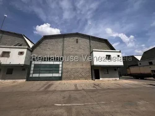 Gabi Vende Extraordinario Galpon Zona Industrial Ii Bqto, Cod 26 15603, Posee Instalaciones Operativas, Area De Carga Y Descarga, En Optimas Condiciones! Contactame.