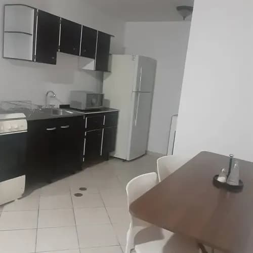 Cristian G Te Ofrezco En Alquiler Apartamento Semi Amoblado ,ubicado En Res Montemayor,san Diego .