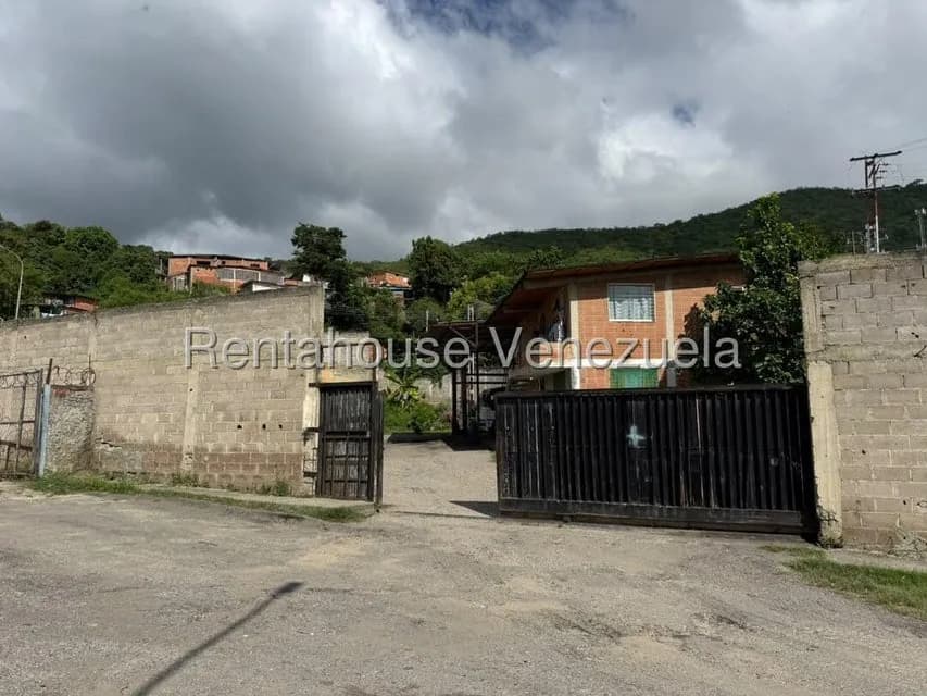 Terreno (Industrial) en Venta en Centro de Charallave, Miranda
