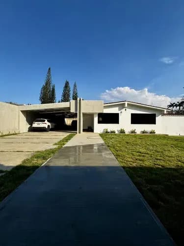 Casa En Venta De Una Sola Planta Colinas De Guataparo