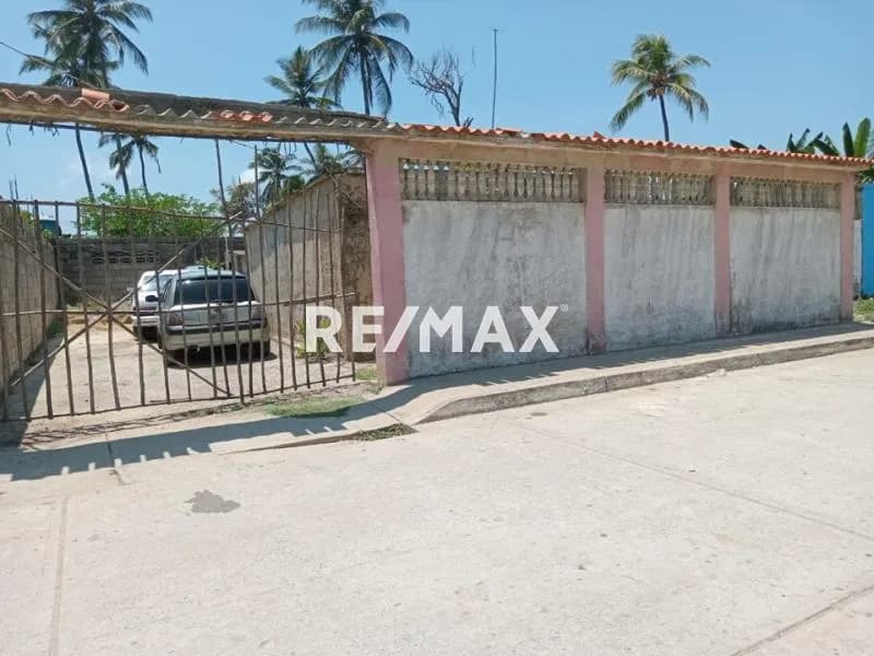 EN VENTA TERRENO PROPIO DE 241.28 M2 CON BIENHECHURÍA UBICADO EN BOCA DE AROA, FALCÓN.