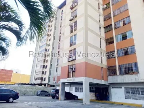 Apartamento En Alquiler En Barquisimeto Zona Los Leones Codigo 2 6 1 6 7 0 4 Mildred Excelente Apartamento En Exclusiva Zona Del Este De La Ciudad. Posee 3 Habitaciones, 2 Baños, Amplia Sala Comedor,