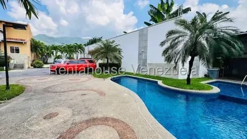 Casa Townhouse En Alquiler Remodelado Todos Los Servicios Piscina Cantarrana Vigilancia Estef 26-10786
