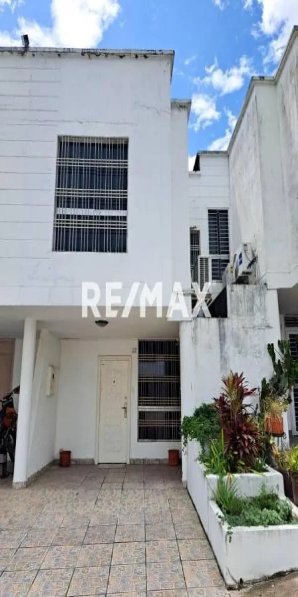 Se alquila casa en Urb Sotavento Calle 1 casa 22