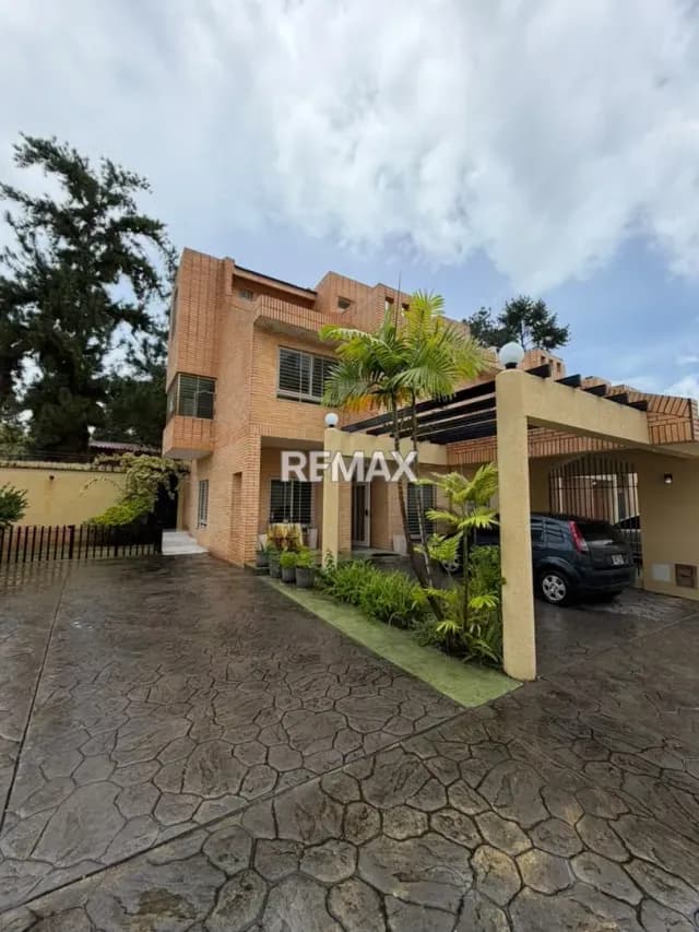 Se vende townhouse, Piedras Pintadas