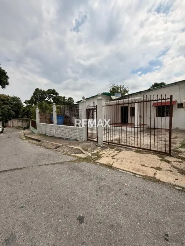 Casa en venta - $30k