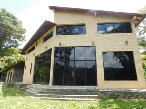 Casa En Venta Urb. Monteclaro Laguna