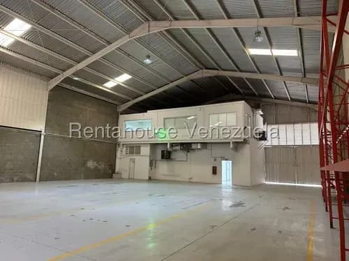 Galpon Comercial En Alquiler, Con Luz Trifasica, Sistema De Seguridad. Carlina M. Alquila